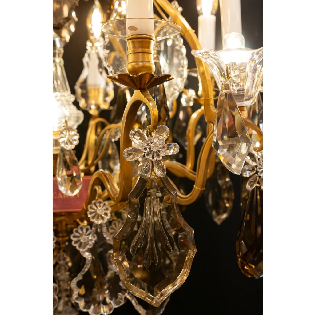 Lustre de style Louis XV en bronze doré et décor de cristal taillé signé par les Cristalleries de Baccarat vers 1890 | Biron 