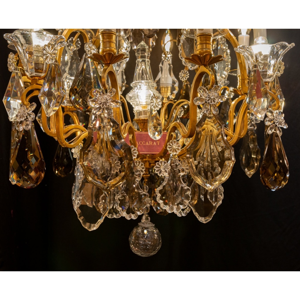 Lustre de style Louis XV en bronze doré et décor de cristal taillé signé par les Cristalleries de Baccarat vers 1890 | Biron 