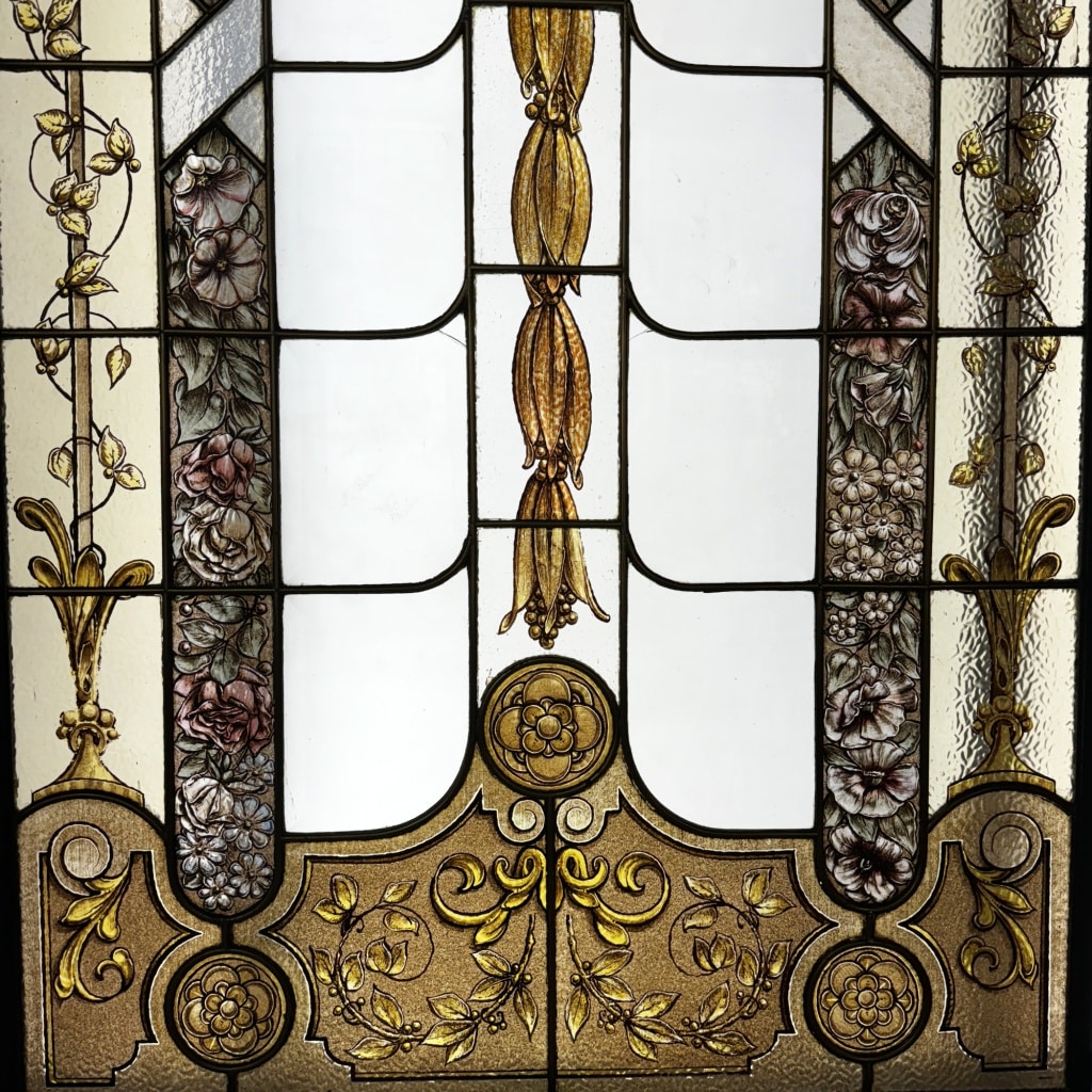 Vitrail Vitraux Femme au panier de fleurs (186 x 79 cm) | Biron 