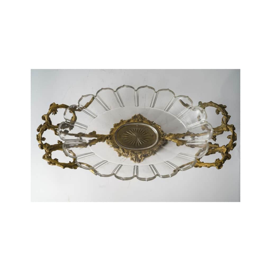 Importante coupe en bronze ciselé et doré, coupe en cristal de Baccarat, XIXème siècle, époque Napoléon III. | Biron 