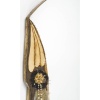 Miroir d’époque Art Nouveau en bois recouvert de passementeries et broderies anciennes, 1920-1925. | Biron 