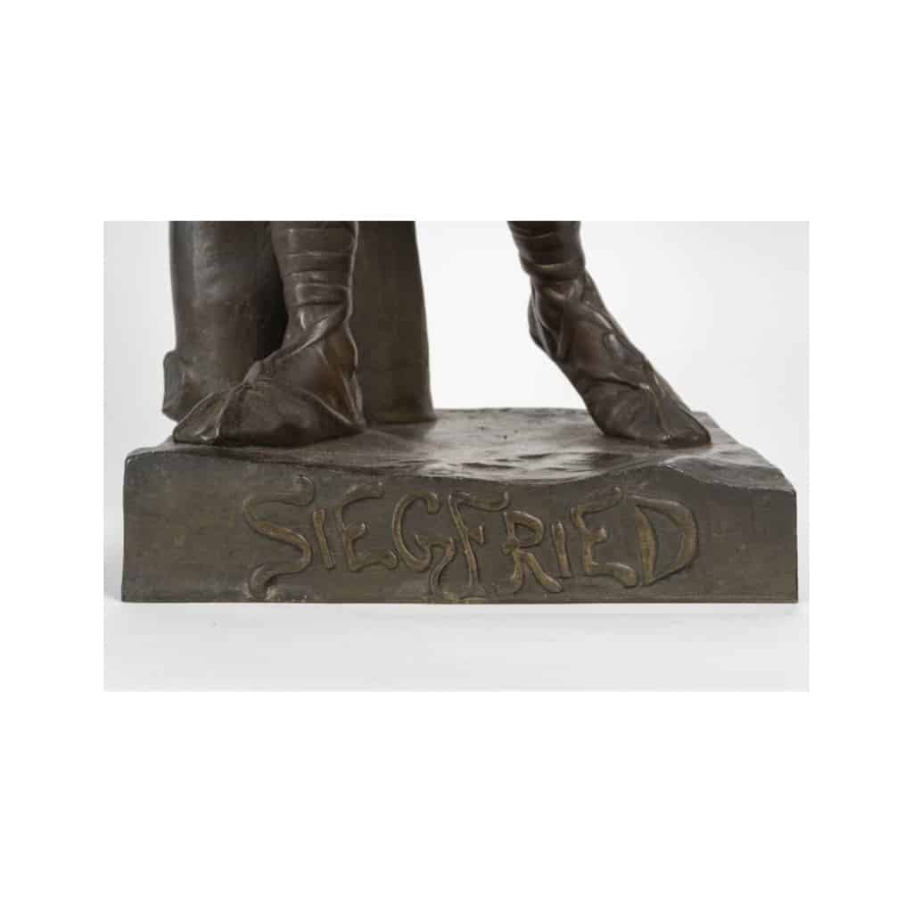 Sculpture en régule de Siegfried de style Napoléon III, 1900. | Biron 