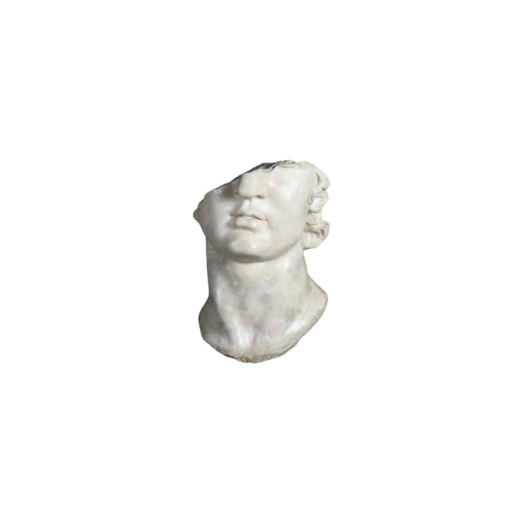 Sculpture représentant une tête d’Apollon dans le goût helléniste, XXIème Siècle. | Biron 