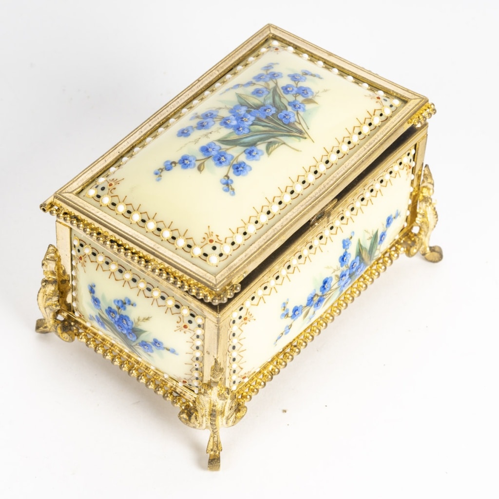 Un coffret à bijoux en émail, fin XIXème siècle | Biron 