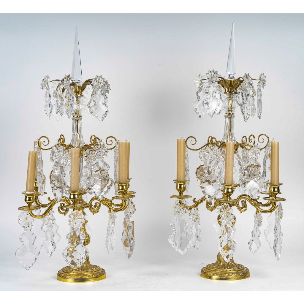 Paire de girandoles Baccarat de style Louis XVI en bronze doré et décor de cristal vers 1870 | Biron 