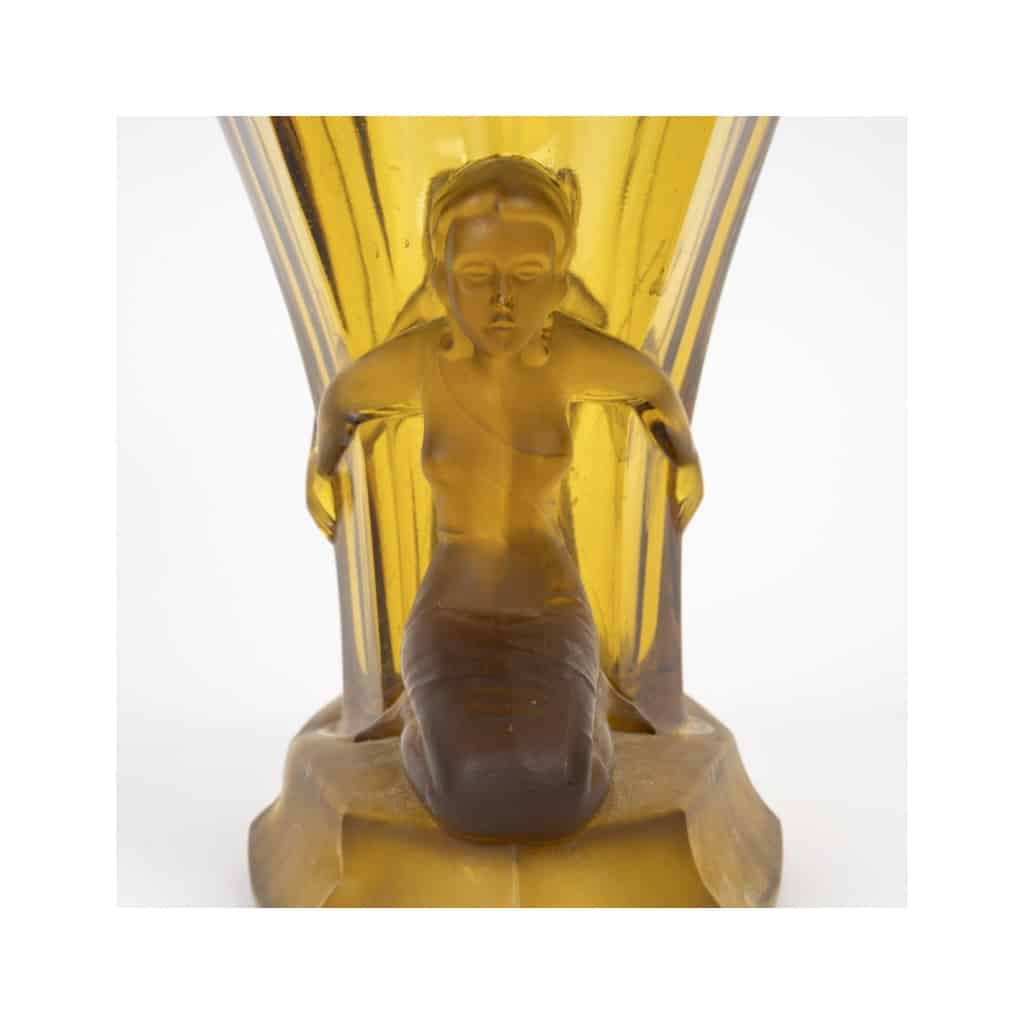Coupe des années 1930, d’époque Art Déco en pâte de verre de couleur jaune. | Biron 