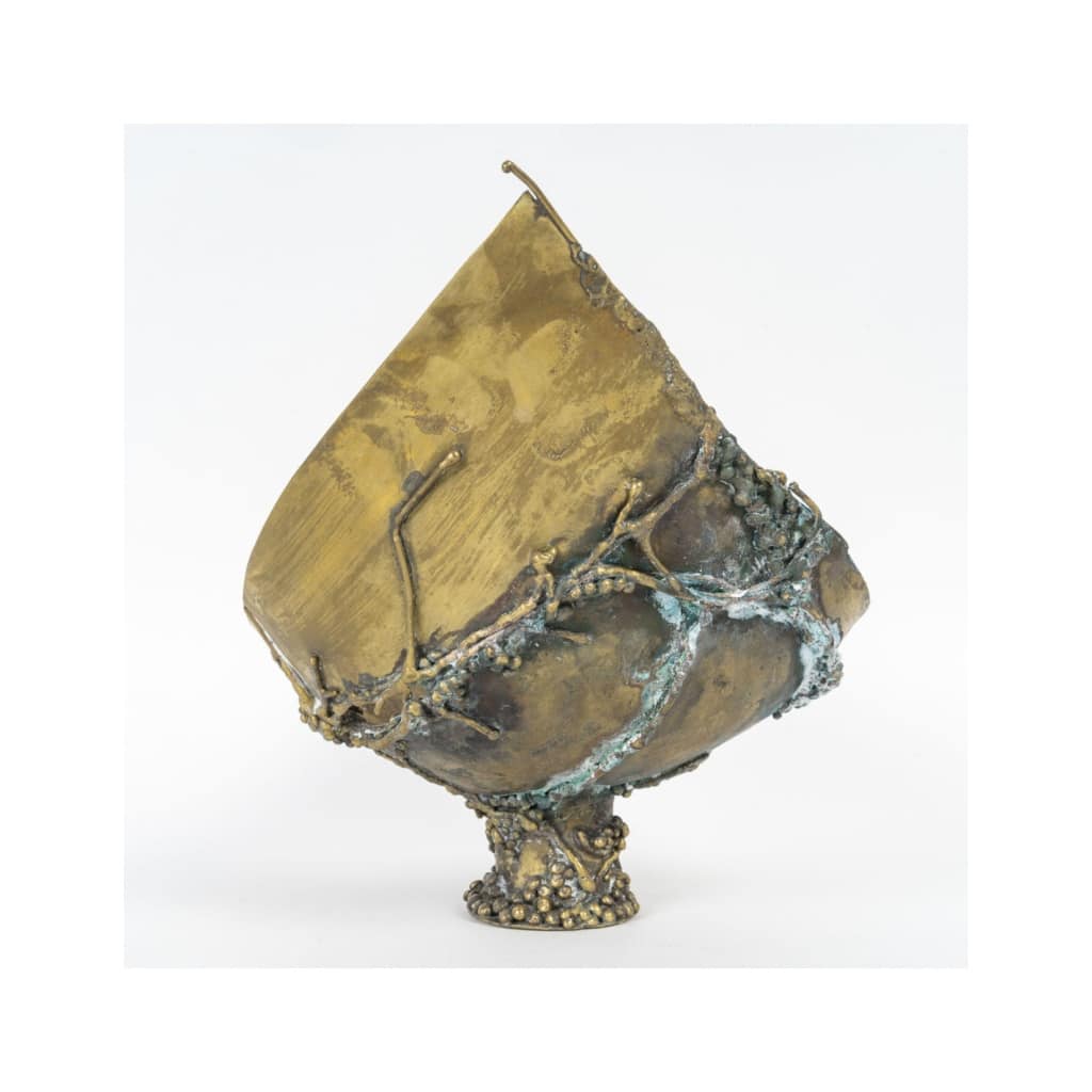 Coupe en laiton avec incrustation de pierres semi-précieuses, 1960. | Biron 