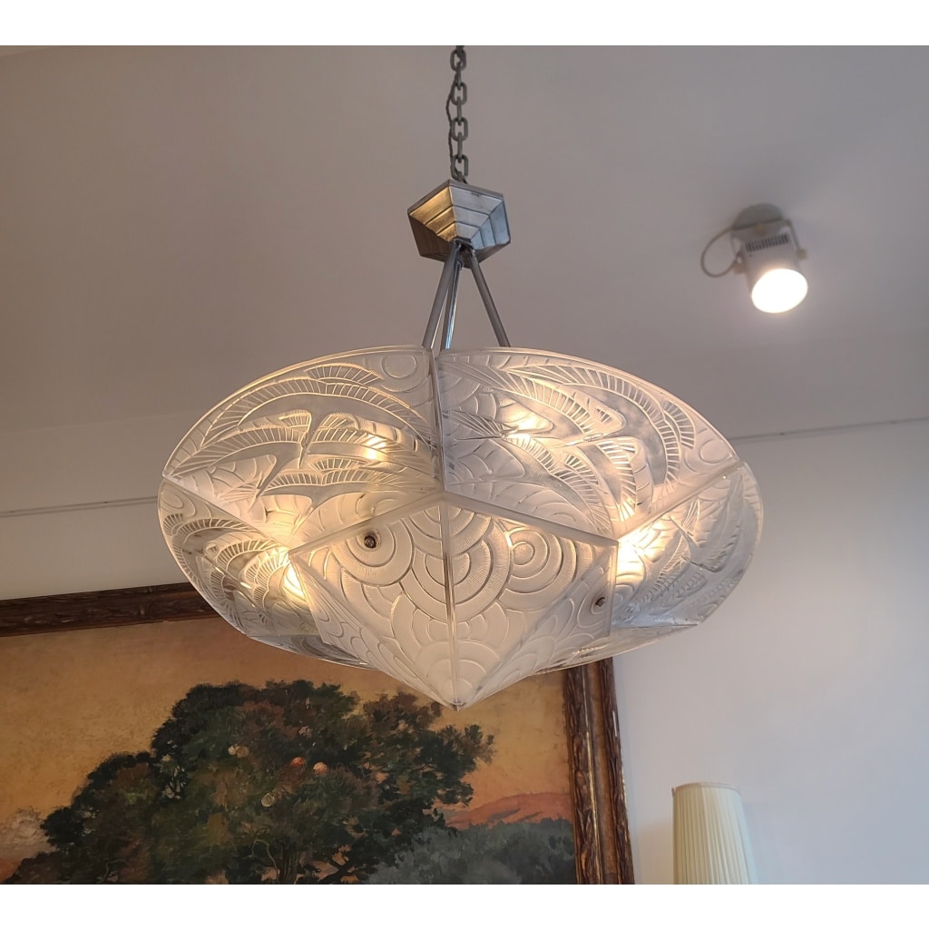 Lustre Art Déco aux Cigognes, Pierre d’Avesn France, circa 1930 | Biron 