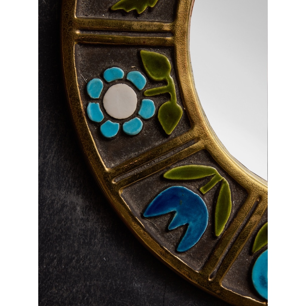 Round Mithe Espelt Ceramic Mirror with Blue Flower Decors | Biron 