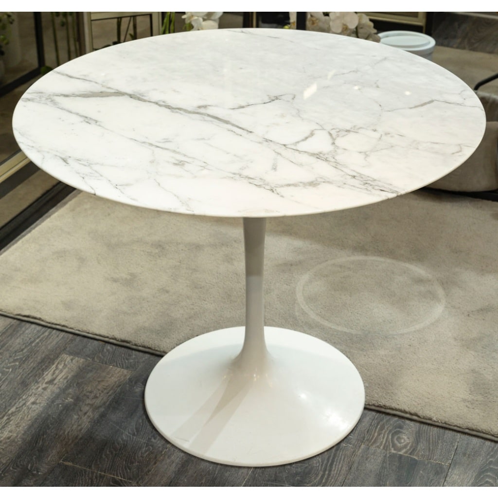 Eero Saarinen & Knoll : Table « Tulip » calacatta 91 cm | Biron 