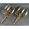 Paire d’appliques à trois bras de lumière en bronze ciselé et doré de style Louis XVI | Biron 