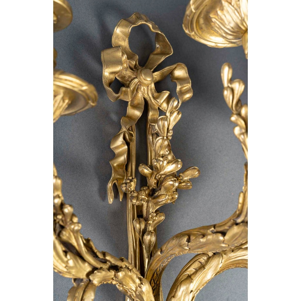 Paire de grandes appliques Pampres et Passementerie en bronze ciselé et doré d’après Quentin-Claude Pitoin | Biron 