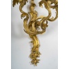 Série de six appliques à trois lumières de style Louis XV en bronze ciselé et doré vers 1880-1890 | Biron 