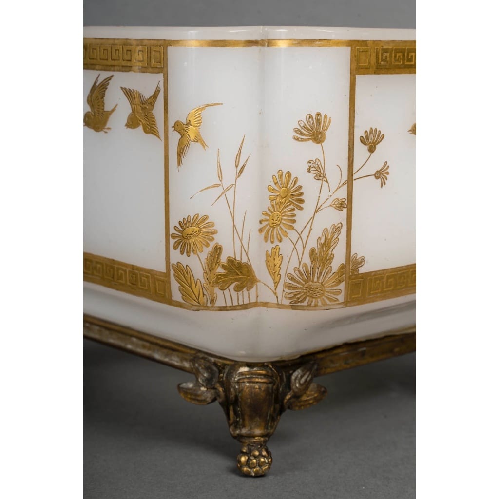 Baccarat, Jardinière Japonisante en Opaline, Seconde Moitié du XIXème | Biron 