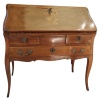 Bureau de pente époque Louis XV noyer et placage de bois fruitier quatre pieds cambrés trois tiroirs | Biron 