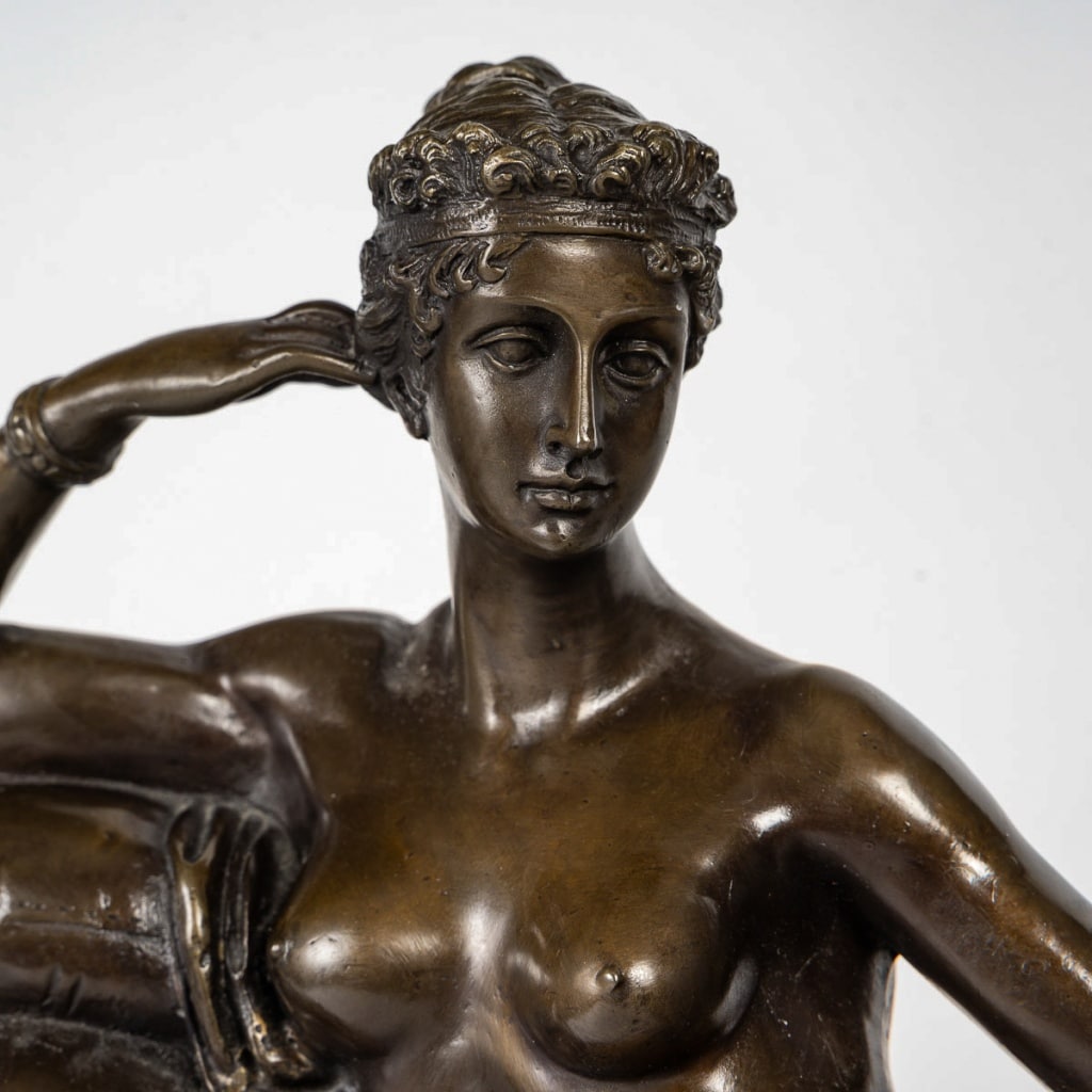 D’après Antonio Canova (1757-1822) – Pauline Borghèse dite Venus Vitrix en bronze et marbre vers 1860-1880 | Biron 