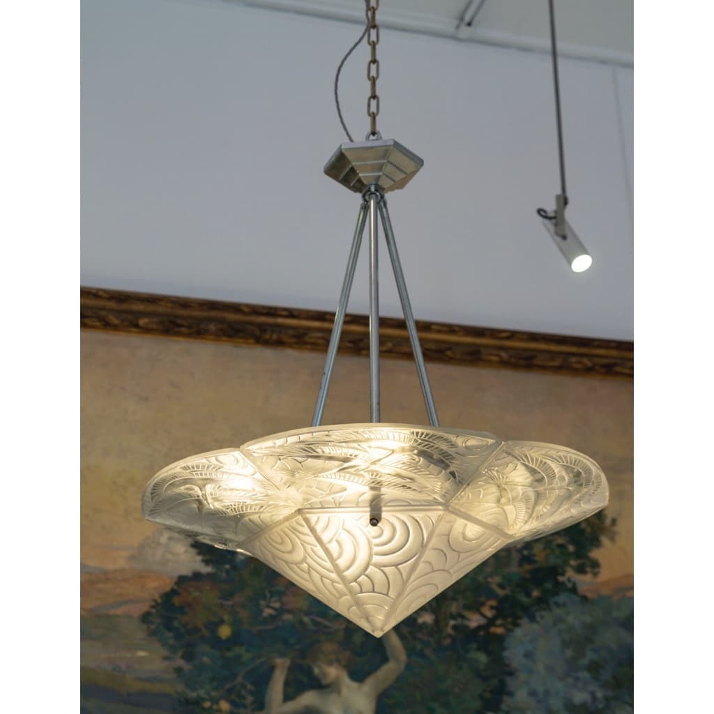 Lustre Art Déco aux Cigognes, Pierre d’Avesn France, circa 1930 | Biron 