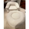 Ensemble fauteuil et pouf d’URBINO et LOMAZZI | Biron 
