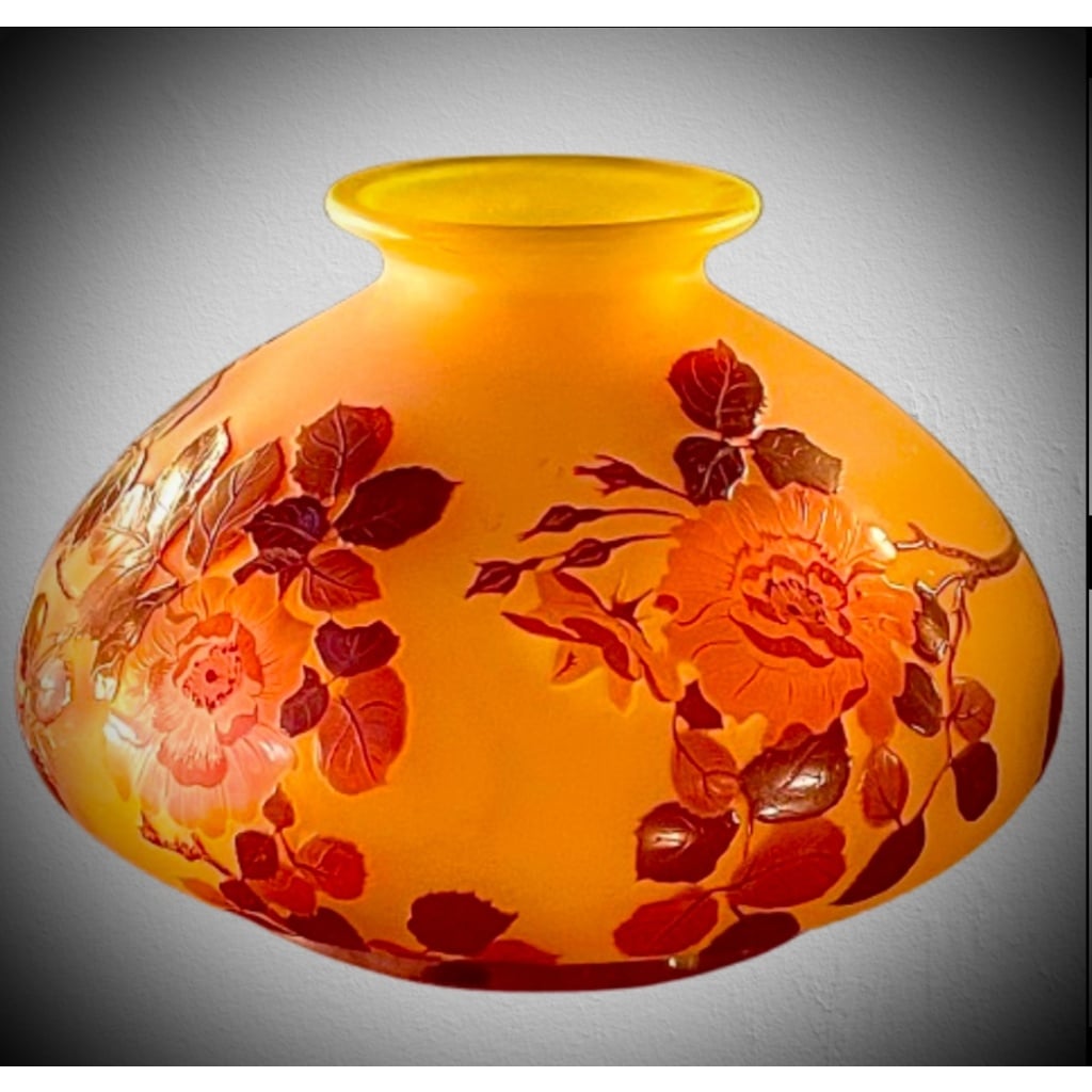 EMILE GALLÉ VASE A DECOR DE ROSES | Biron 