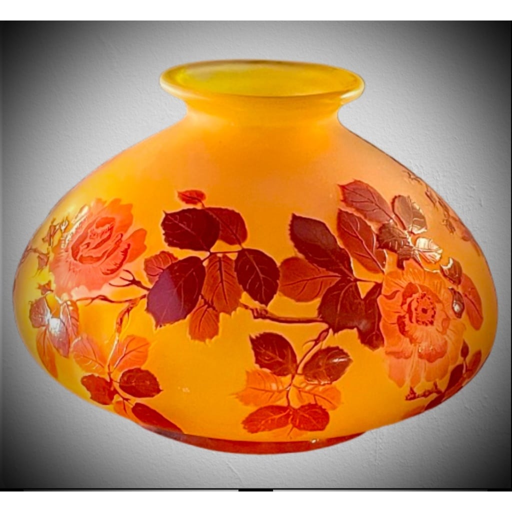 EMILE GALLÉ VASE A DECOR DE ROSES | Biron 