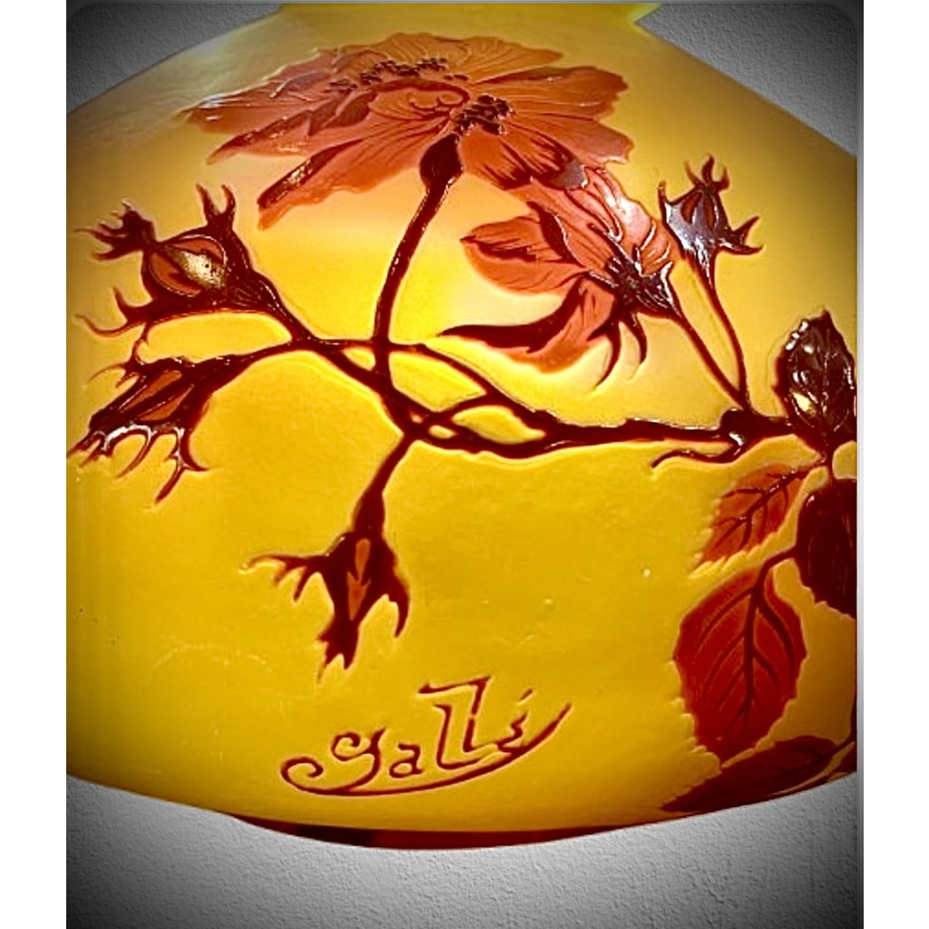 EMILE GALLÉ VASE A DECOR DE ROSES | Biron 