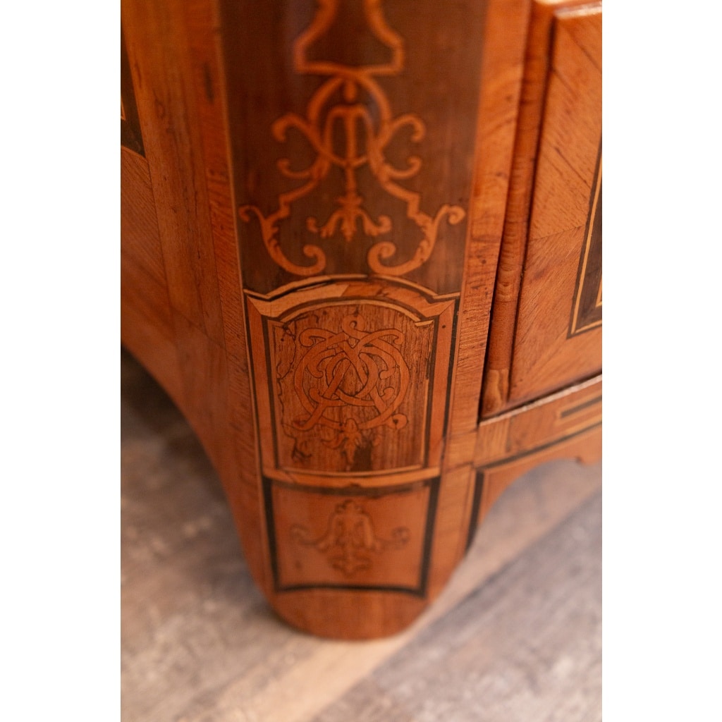 Commode en marqueterie à décor de Couronne Ducale d’époque Louis XIV vers 1700 | Biron 