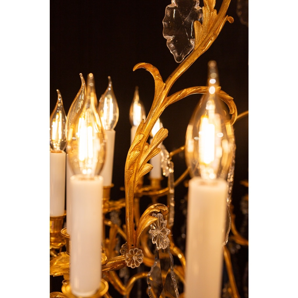 Signé par les Cristalleries de Baccarat, lustre d’époque Napoléon III en bronze doré et décor de cristal taillé vers 1850 -1870 | Biron 