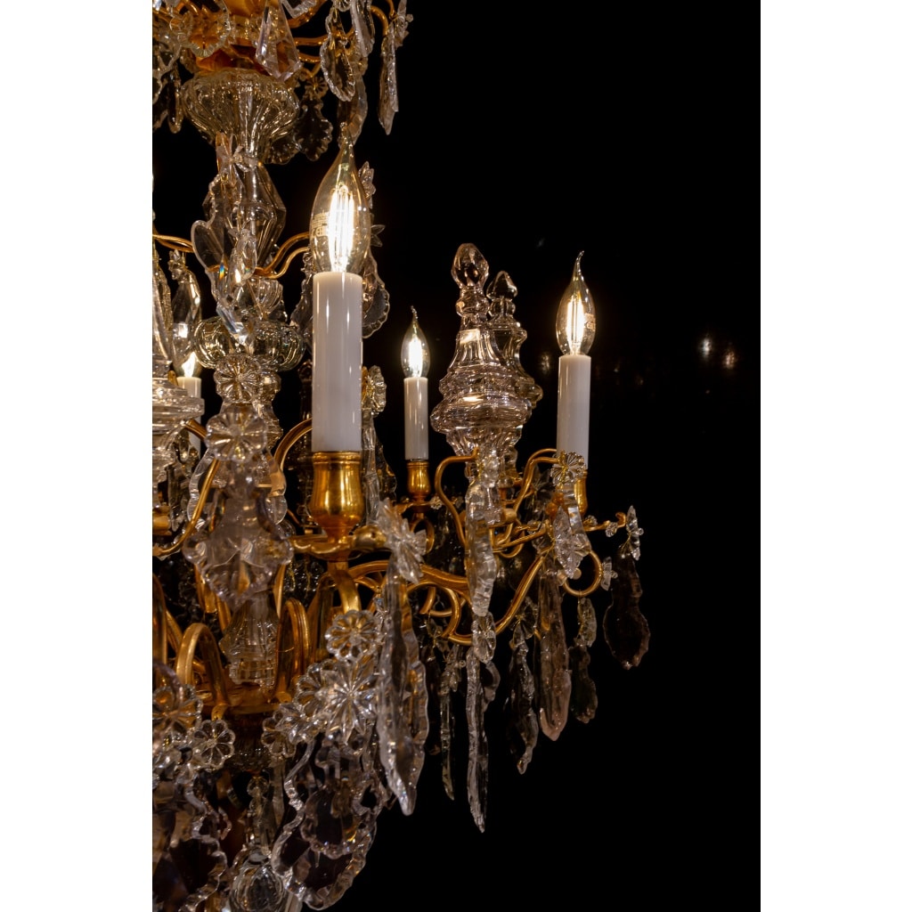 Petit lustre d’époque Louis XV en bronze doré et cristal taillé vers 1760-1770 | Biron 