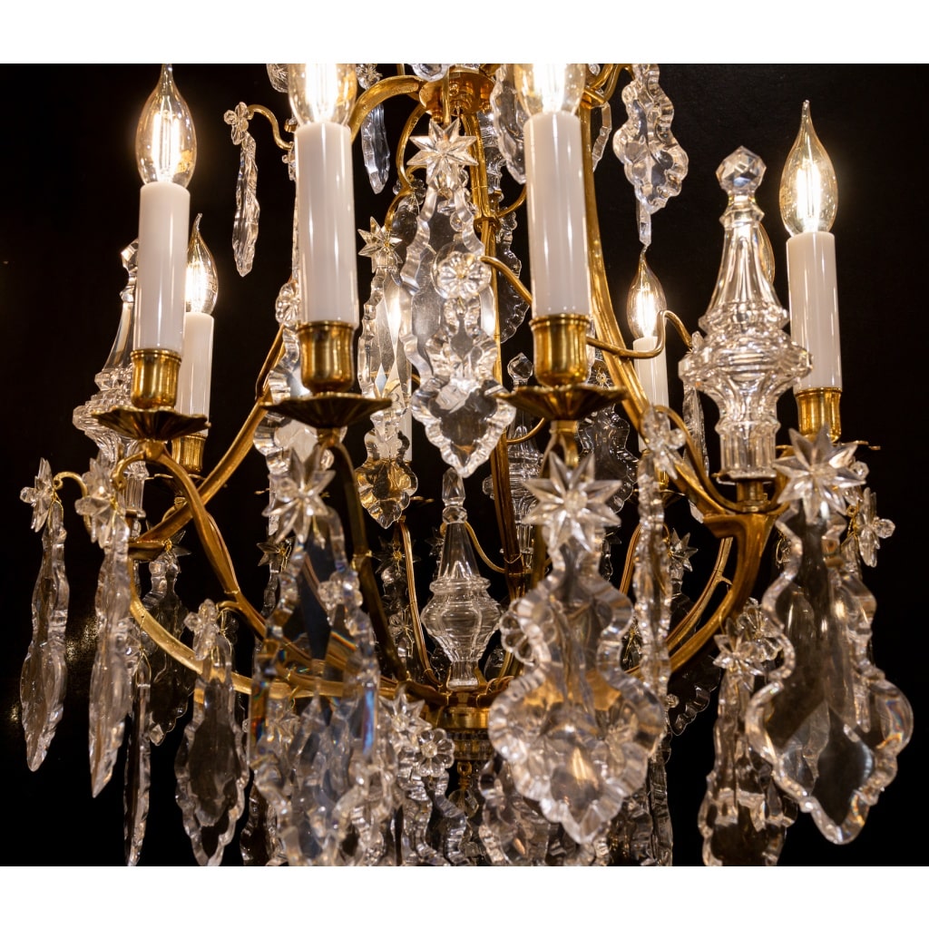 Signé par les Cristalleries de Baccarat paire de lustres de style Louis XV en bronze doré et cristal taillé vers 1880-1890 | Biron 