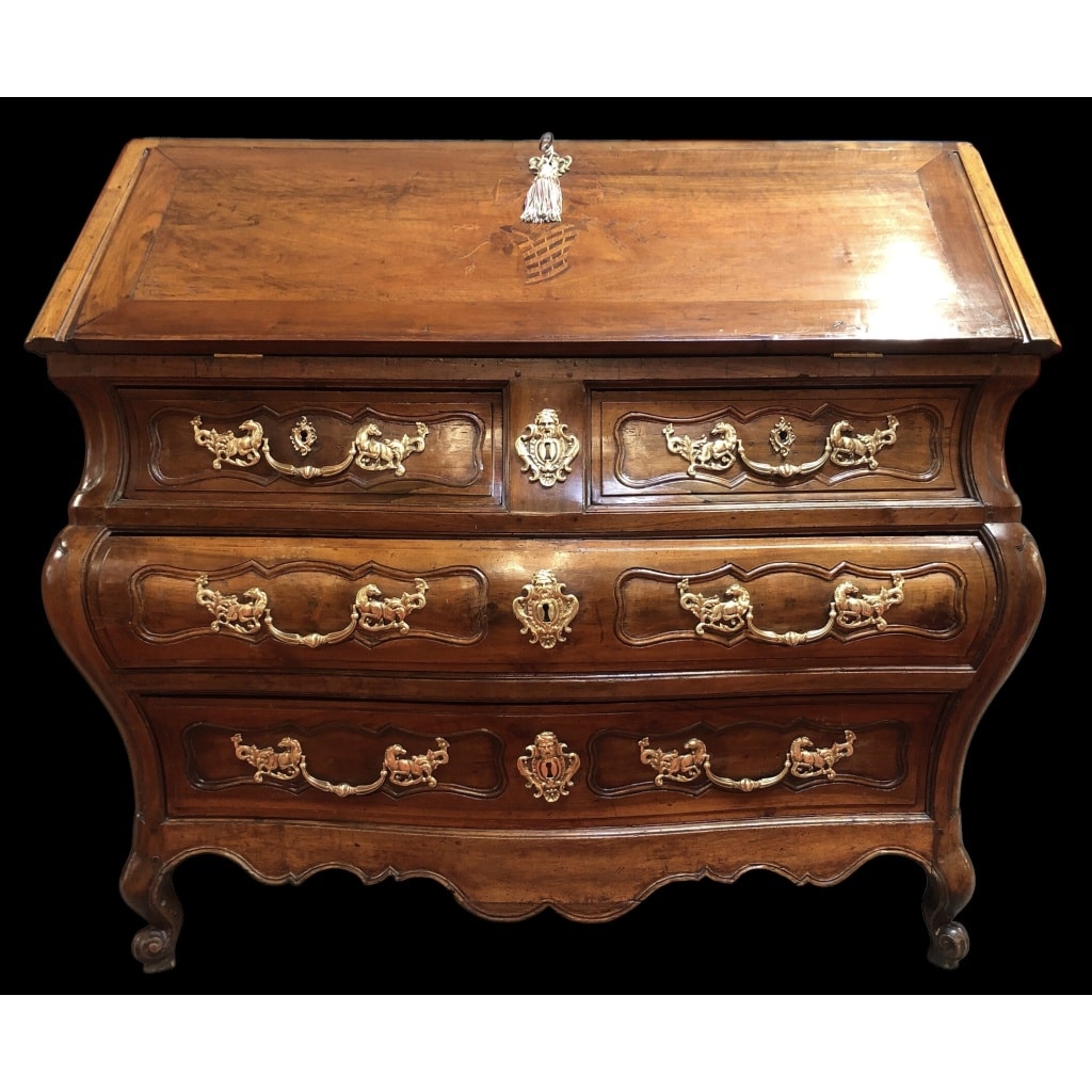 Commode Bordelaise dite scriban en noyer et acajou époque Louis XV | Biron 