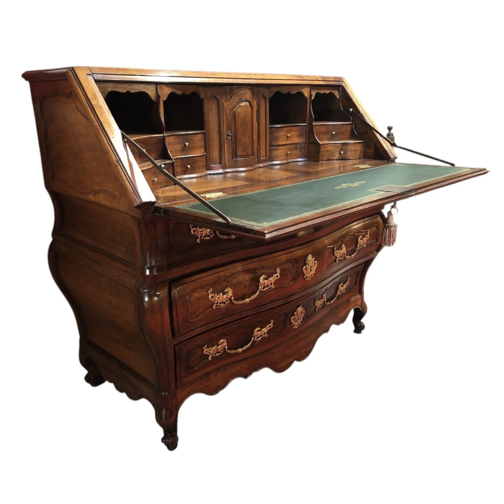 Commode Bordelaise dite scriban en noyer et acajou époque Louis XV | Biron 