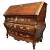 Commode Bordelaise dite scriban en noyer et acajou époque Louis XV | Biron 