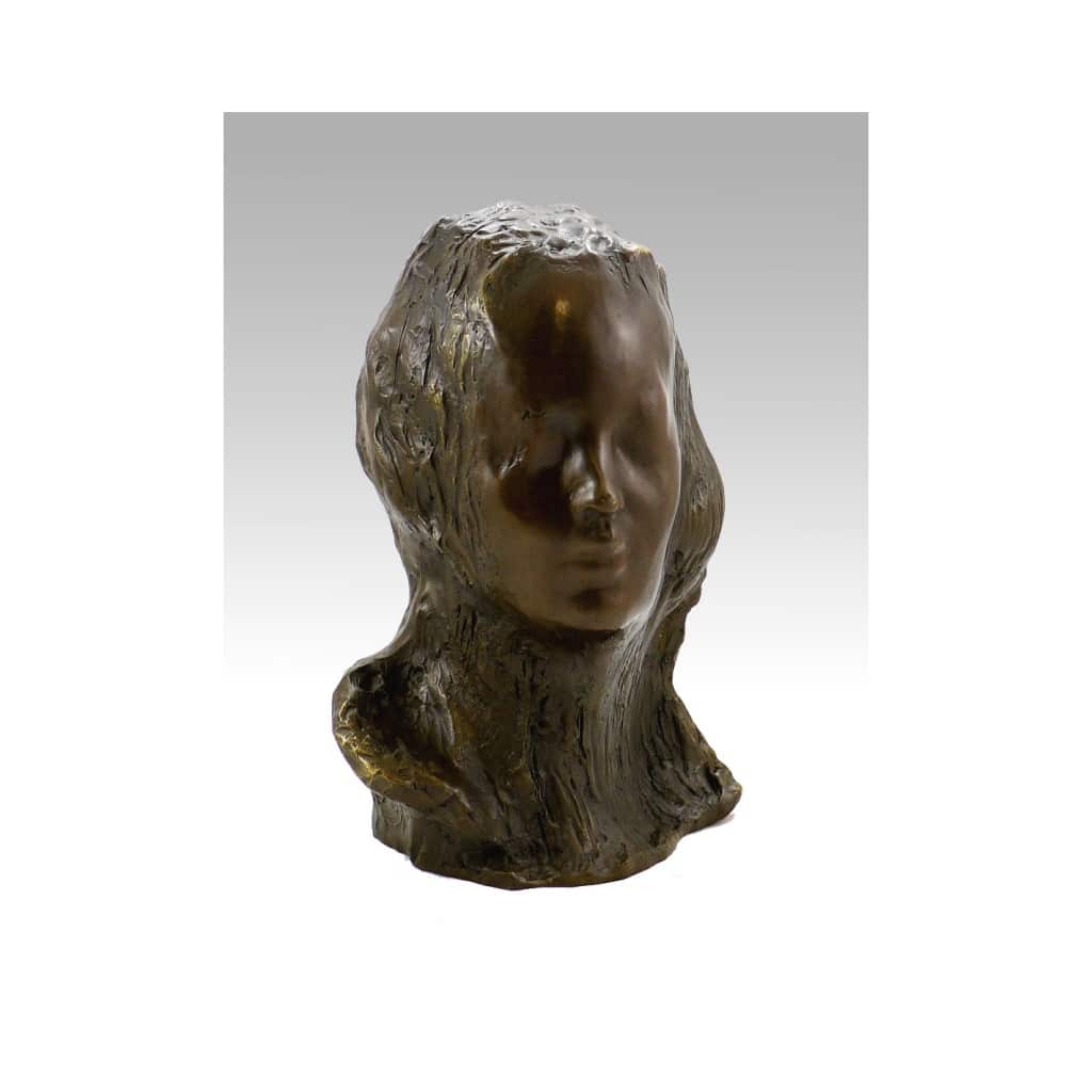 Sculpture d’un buste féminin en bronze patiné, Art contemporain, XXIème siècle. | Biron 