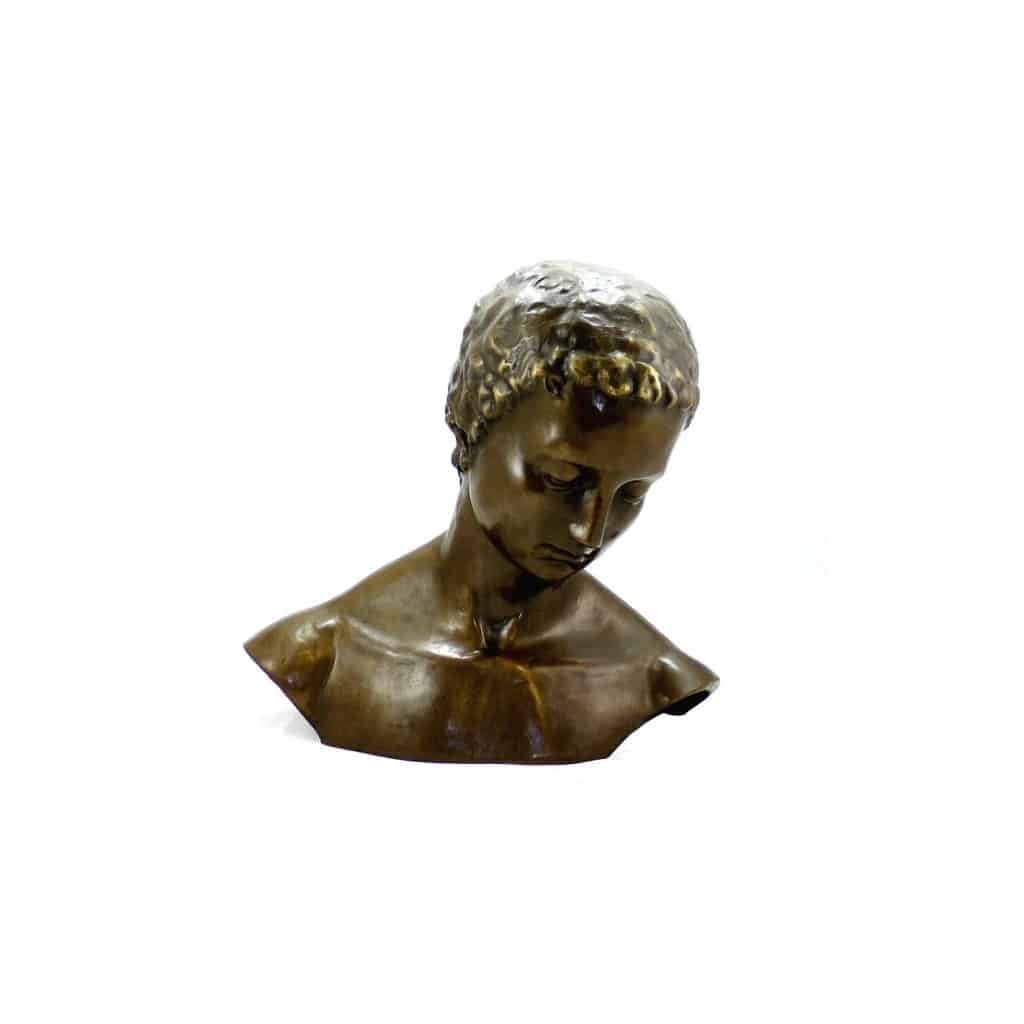 Sculpture d’un visage tête incliné en bronze patiné, Art contemporain, XXIème siècle. | Biron 
