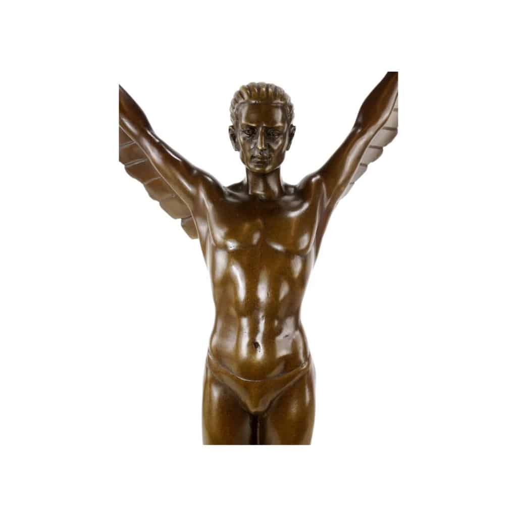Sculpture en bronze patiné représentant Icare, socle en marbre, style Art Déco, XXIème siècle. | Biron 