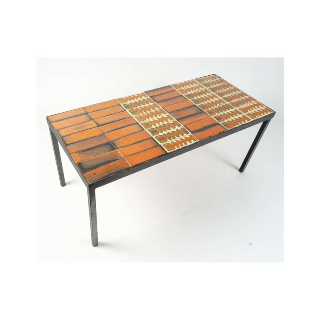 Table basse de Roger Capron des années 1970, céramique et métal. | Biron 