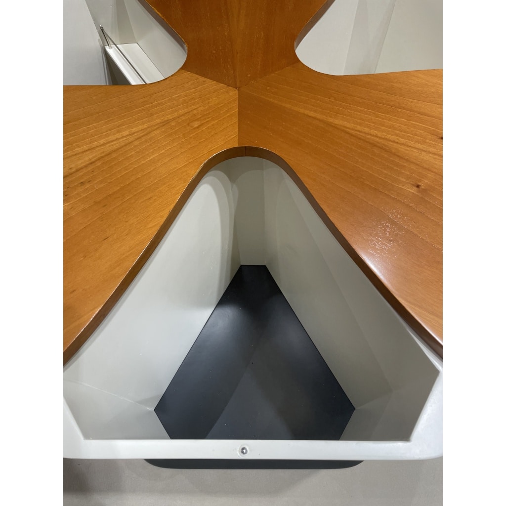 Table basse – bar en forme de trèfle en noyer et laque blanche | Biron 