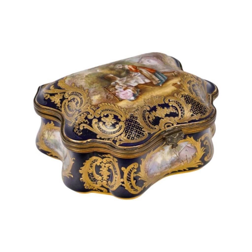 Boîte En Porcelaine Dans Le Goût De Sèvres – XIXe Siècle | Biron 