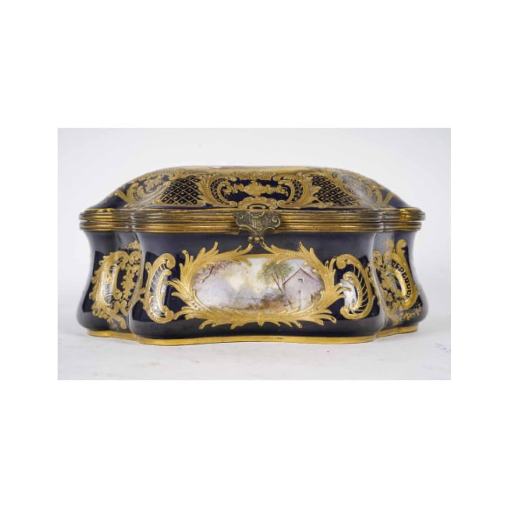 Boîte En Porcelaine Dans Le Goût De Sèvres – XIXe Siècle | Biron 