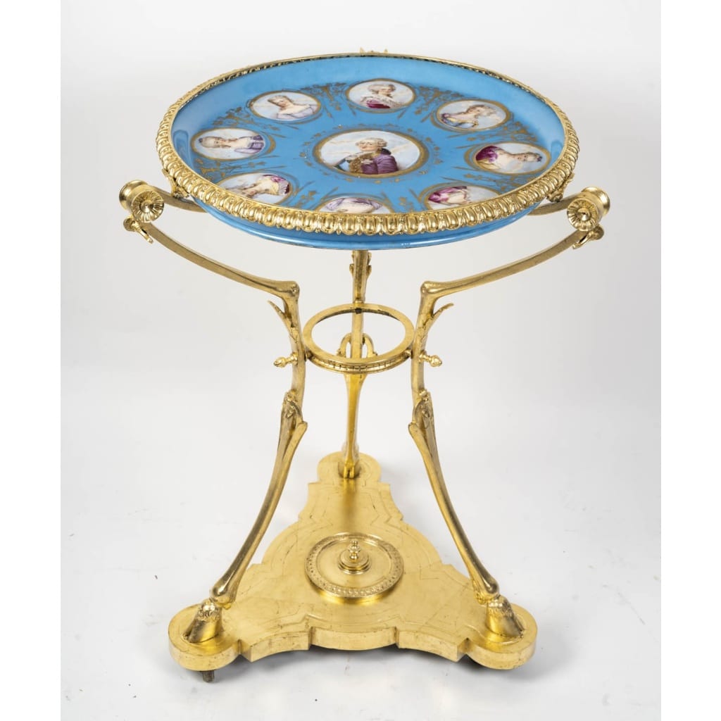 Guéridon En Bronze Doré Et Porcelaine De Sèvres, Style Louis XVI | Biron 