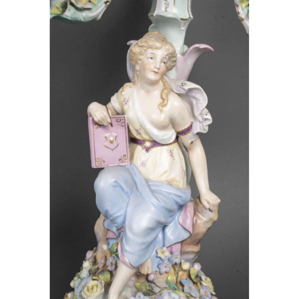 Paire De Candélabres En Porcelaine Dans Le Goût De Meissen, XIXème Siècle. | Biron 