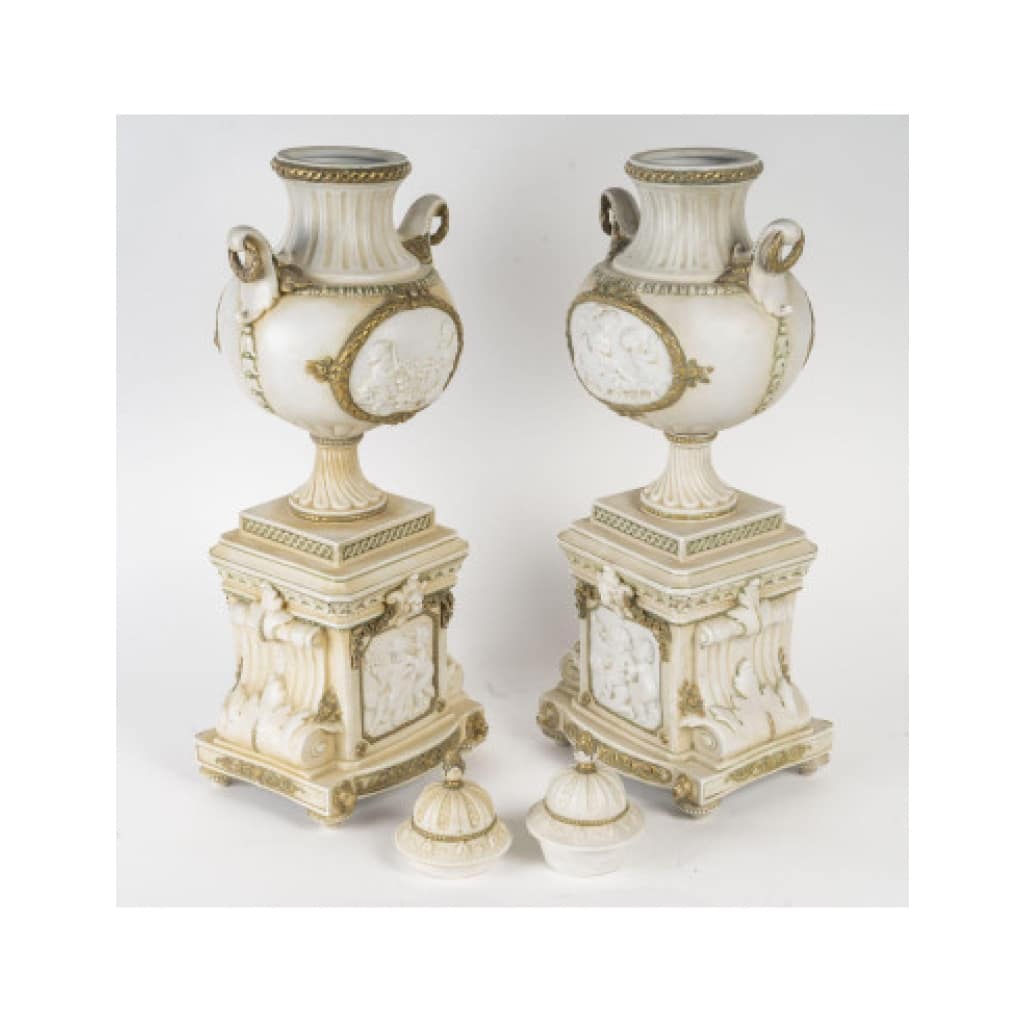Paire de vases en biscuit et porcelaine – Époque XIXe siècle | Biron 