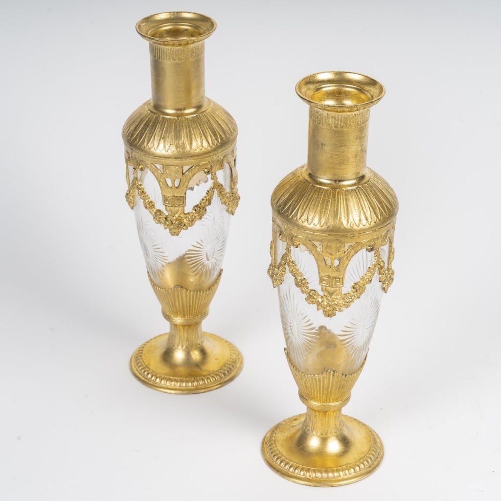 Paire de vases en cristal taillé et métal doré, XIXème siècle | Biron 