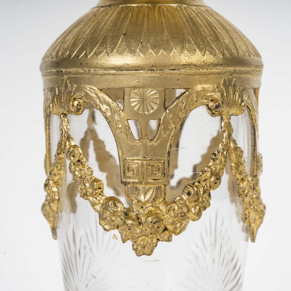 Paire de vases en cristal taillé et métal doré, XIXème siècle | Biron 