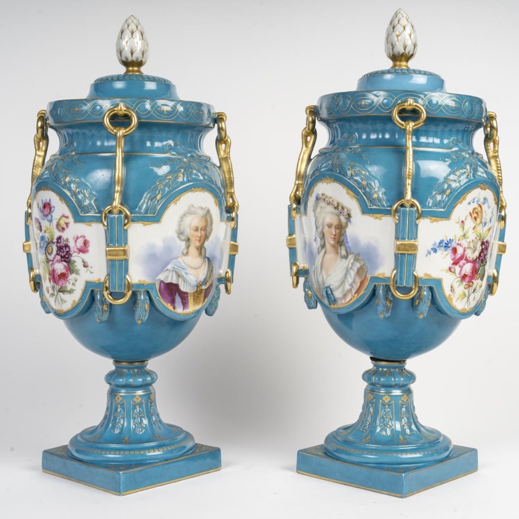 Pair of polychrome and gilded porcelain vases, XIXth century | Biron