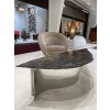 Table basse italienne en métal en forme de feuille | Biron 