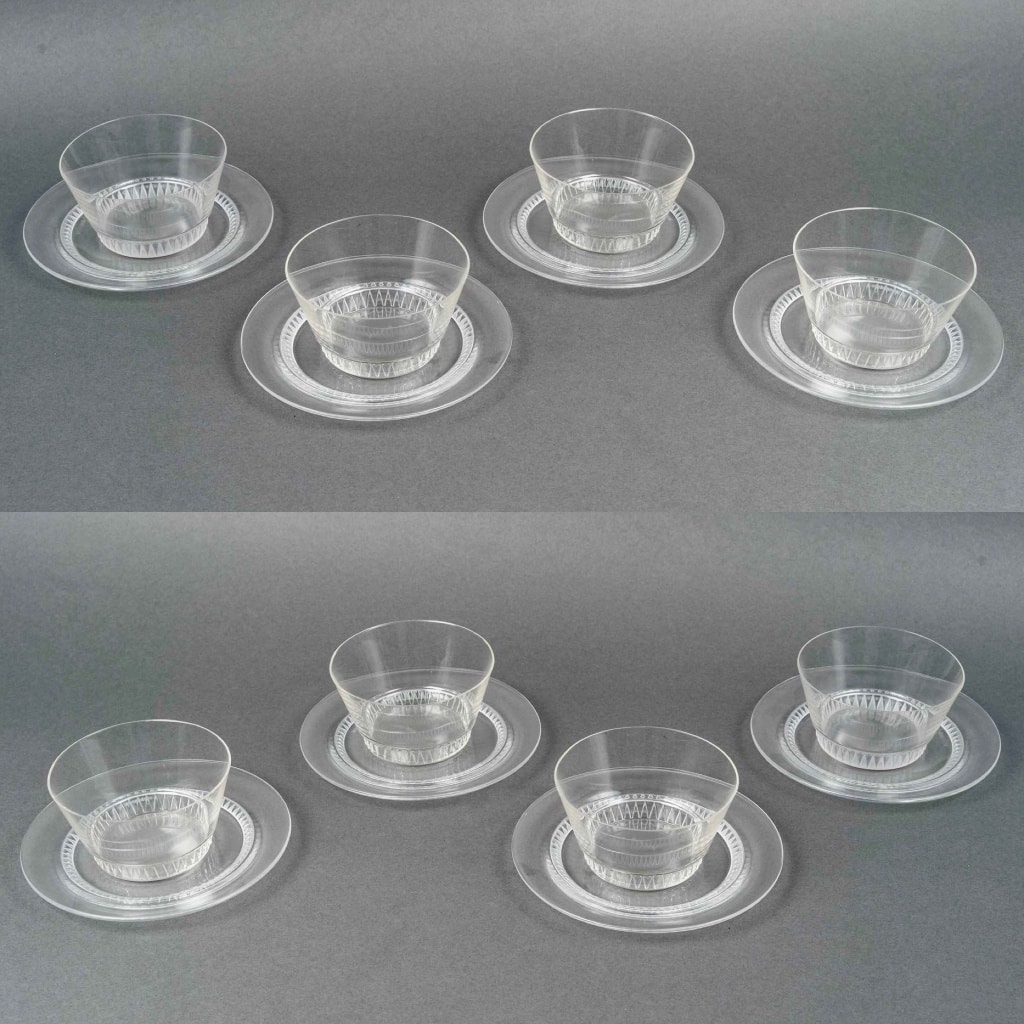 Service "Bourgueil" verre blanc de René LALIQUE - 16 Pièces 