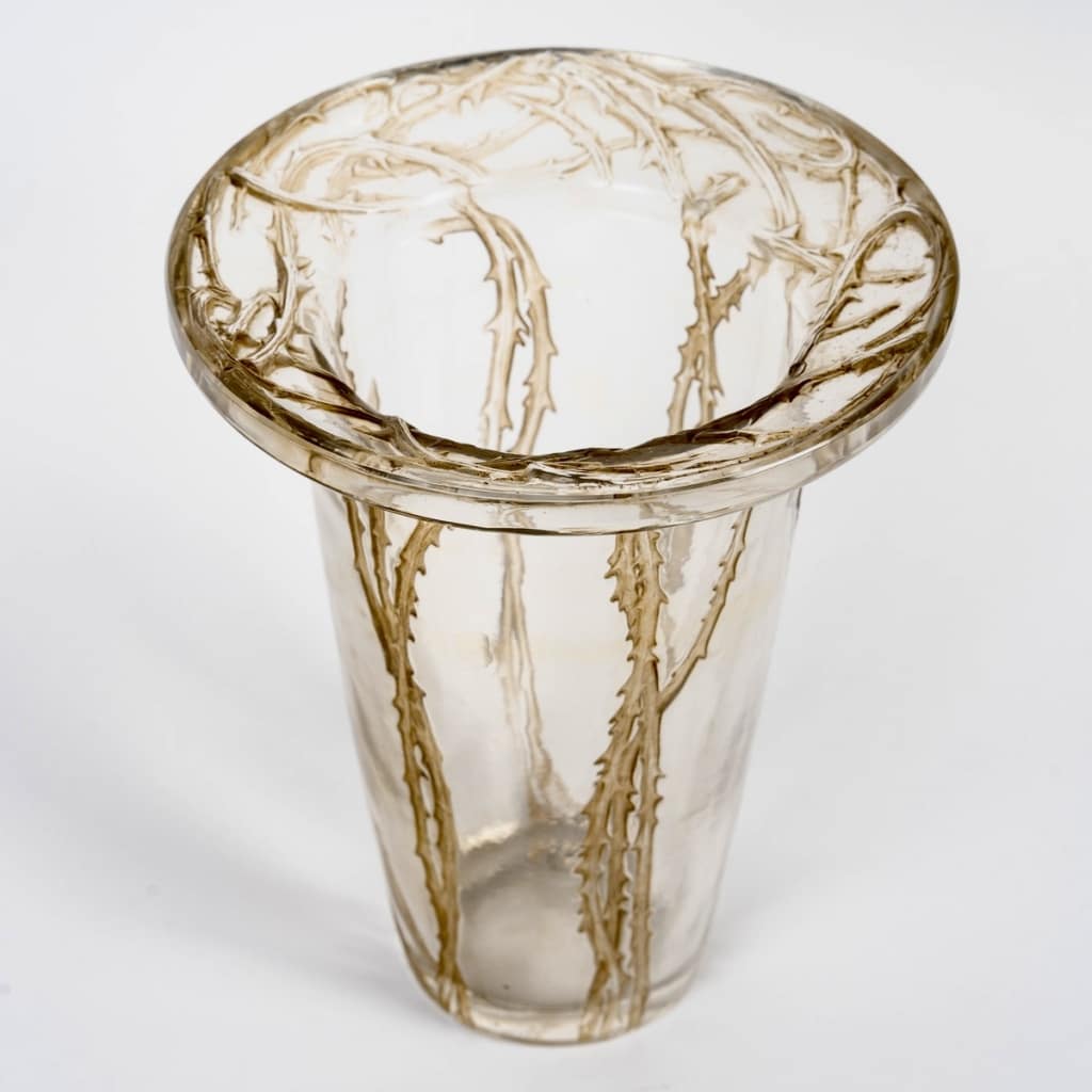 Vase "Bordure Epines" verre blanc patiné sépia de René LALIQUE 