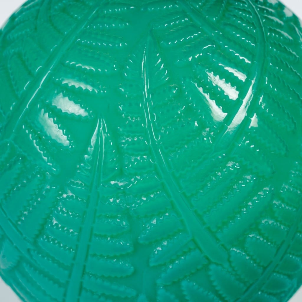 Vase « Espalion » verre vert jade de René LALIQUE | Biron 