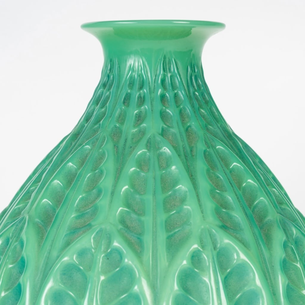 Vase « Malesherbes » verre vert jade patiné vert de René LALIQUE | Biron 